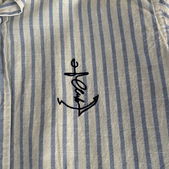 Linen top. - Picture 3 of 3